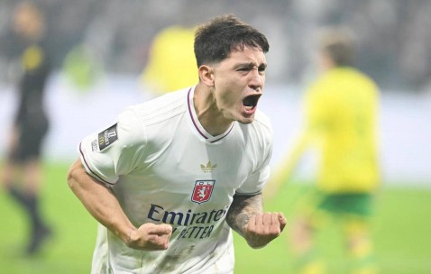 3-0完胜，24岁国米旧将爆发：无解双响炮助力里昂两连胜，逼近法甲前四