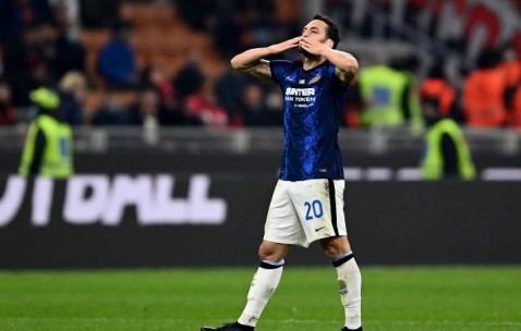 意甲最新动态：米兰欲引进扎卡壮大中场实力，国米坚决保留恰尔汗奥卢