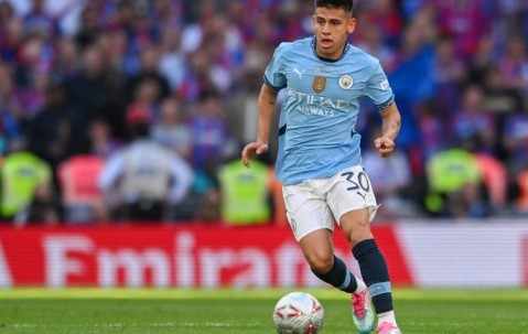 曼晚：曼城可能外租4位年轻球员，包括尼潘、埃切维里