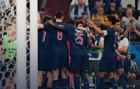 青春风暴横扫欧陆！巴黎5球屠城创历史，姆巴佩变成足坛最大笑柄