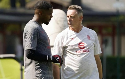 申花为了冠军拼了，引进前AC米兰、阿森纳教练，补强最弱一环