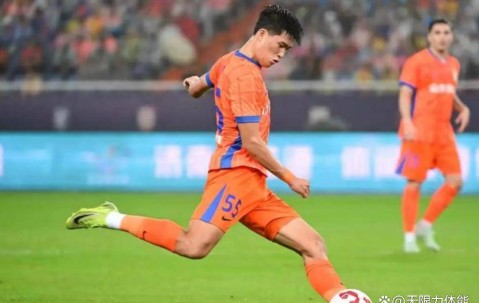 零转会费！山东泰山免签欧冠冠军中卫，1+1合同曝光，搭档彭啸无敌