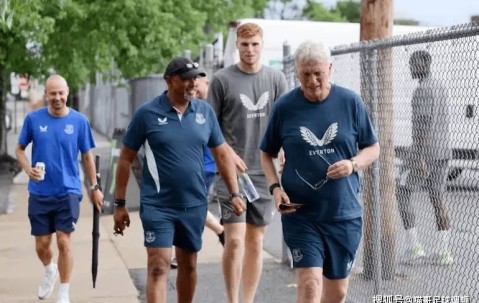 莫耶斯“再签十人”宣言：埃弗顿夏窗冲刺与新球场起跑线