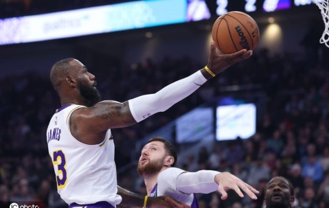 老詹17+8东契奇33+11+8 小里22+10湖人险胜爵士