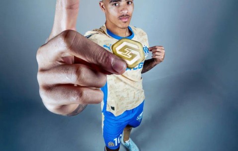 曝沙特欲1亿签青木，若成交曼联坐收3700万！但还需给另一队分成