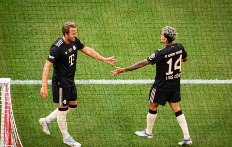 豪门冠军夜巴黎2-1击败巴萨，拜仁连赢、利物浦首负，积分榜更新