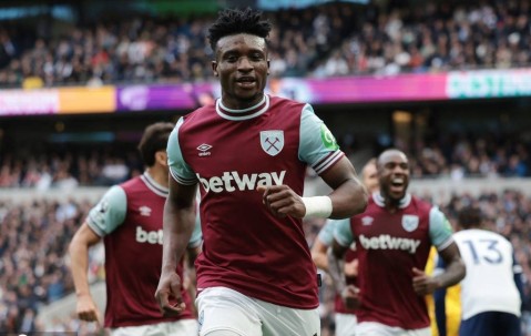 西汉姆联边锋库杜斯将加盟托特纳姆热刺</title>
        
    <title>西汉姆联边锋库杜斯将加盟托特纳姆热刺