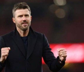 比德利赫特更强！曼联夏窗放大招，3500 万镑抢皇马铁闸