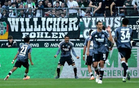 德甲太疯狂！轰10球+日本国脚2助攻，送5冠王赛季0胜垫底