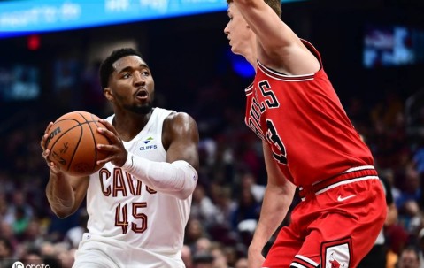 季前赛-布泽利斯19分莫布利12+9 公牛险胜骑士