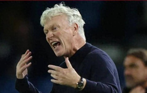 0-1爆冷输球！埃弗顿揭幕战折戟，莫耶斯用人战术遭质疑