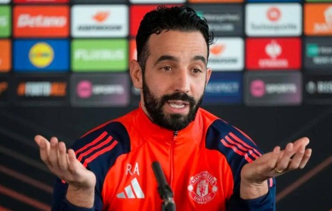 曼联0-1热刺：阿莫林输掉关键战，曼联复兴长路漫漫