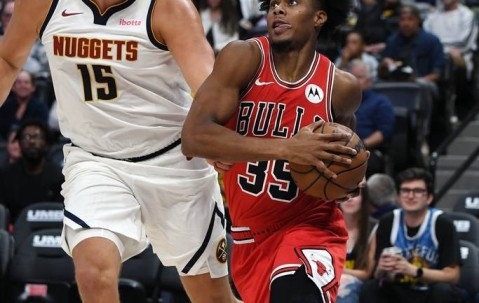 季前赛-约老师18+8吉迪25+9 掘金主场胜公牛