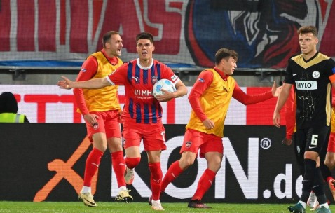 德甲升降级附加赛：海登海姆2-2埃弗斯堡，施密特战术调整逆转比分