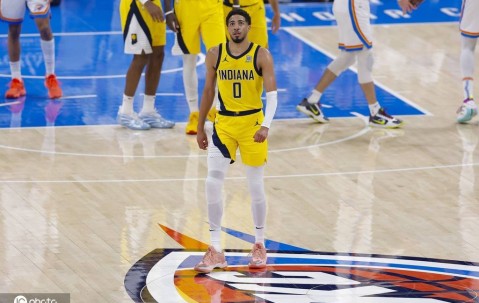 带伤作战！哈里伯顿:只要我还能走路 我就要上场