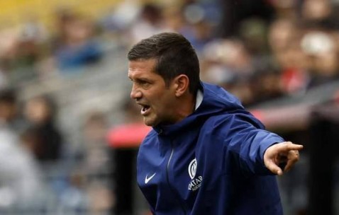 意甲最新动态：米兰锁定18岁锋线新星，国米紧追榜首仅差一分