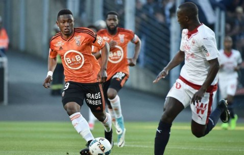 法甲中游卡位白热化！洛里昂主场迎战里尔，谁能抢占欧战资格先机？