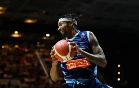 前太阳双向合同内线将登陆法甲赛场，他在欧洲足球舞台上表现平平？