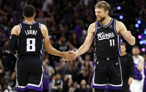 萨博尼斯24+13字母哥26+11+8 国王险胜雄鹿