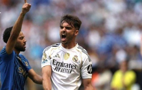 揪出皇马头号罪人！22岁后卫当裁判面无脑拉人 3次送点 西甲第2差