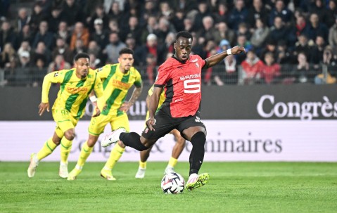 2200万身价！法媒：热刺追求雷恩前锋卡里姆恩多，雷恩要价3000万