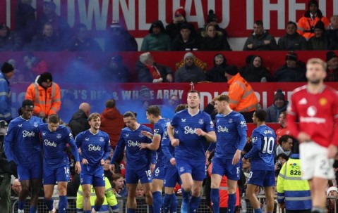 莫耶斯执教埃弗顿爆冷击败曼联，皮克福德六次神扑封神创造历史