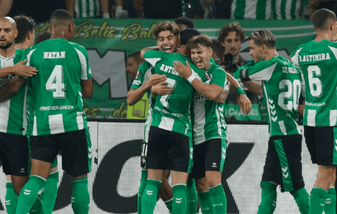 安东尼神了：第85分钟绝平，传射建功，率队逼平英超劲旅