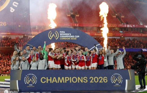 阿森纳女足问鼎首届女足冠军杯！