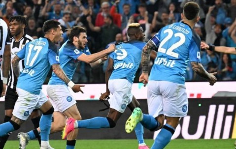 意甲：麦克托米奈双响闪耀马拉多纳球场 那不勒斯2-0都灵3分领跑剑指冠军