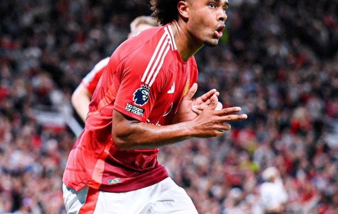 都盯上曼联了！曝科莫冬窗租齐尔克泽，4200万欧射手被阿莫林弃用