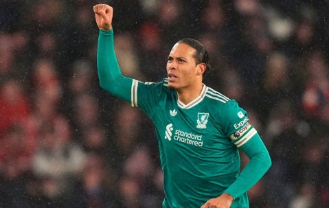 范戴克头球致胜助利物浦重返胜轨，杰拉德高度评价防线提升