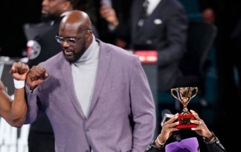 奥尼尔：我让恩比德进内线 他说现在没人那样打球