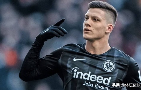 引援眼光毒辣, 身价破亿前锋加盟, 德甲豪强成“新黑店”