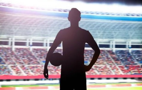 太阳报：前英格兰&英超球星在机场被捕，机场乘客震惊不已