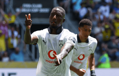 4-3！世俱杯进球大战，德甲劲旅连轰4球，纸糊防线差点惹祸！