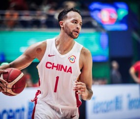 中国男篮首位归化球员！李凯尔的国籍已经更改为美国籍