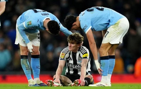 纽卡遭重创！杯赛出局夜戈登受伤 无缘出战欧冠附加赛