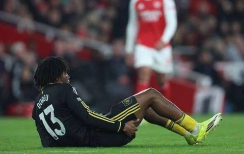 曼联贝尔刚爆发就重伤恐缺阵10周！库尼亚有望首发，卡里克有三种方案