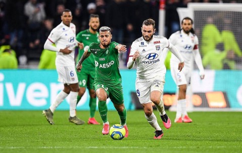 法甲焦点战：圣埃蒂安攻防水火，摩纳哥乘胜追击