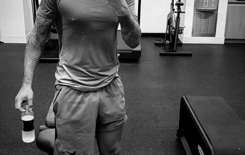 暗自努力桑乔晒健身房打卡自拍，被切尔西“退货”后下家未定