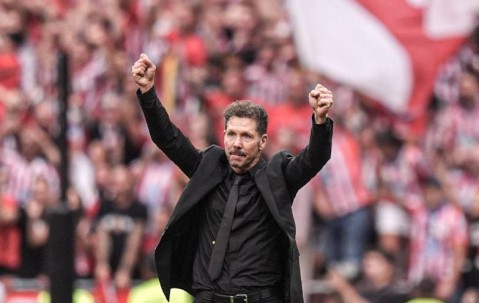 年薪3400万西甲第一，投入1.7亿欧落后巴萨10分，马竞会解雇西蒙尼吗？