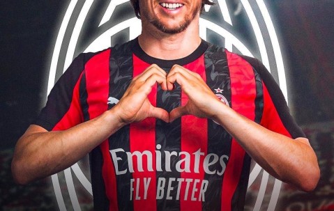 传奇落户圣西罗！莫德里奇加盟AC米兰开启新篇章