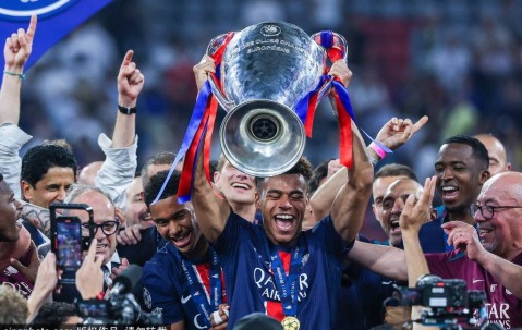 金童奖悬念升级！巴黎妖锋欧冠封神，巴萨太子爷库巴西高情商回应：他配得上！