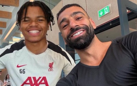 利物浦16岁新星获赞，萨拉赫劝其谦逊、避免社交媒体