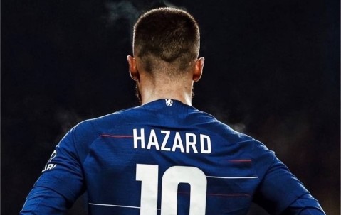 28岁身价1.2亿欧元，世界第三人，却接连遭遇重伤，32岁无奈退役