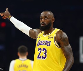 圣诞大战前瞻：詹杜对话再成焦点 库里直面魔鬼定律