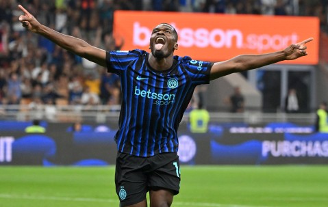 （体育）足球——意甲：国际米兰胜都灵