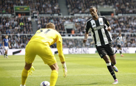 曼联的吸引力：本杰明·谢斯科的选择令阿兰·希勒尴尬