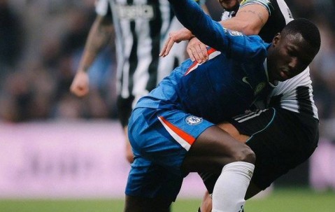 切尔西2-2逼平纽卡，下半场发力难掩问题，对阵詹姆斯仍最关键