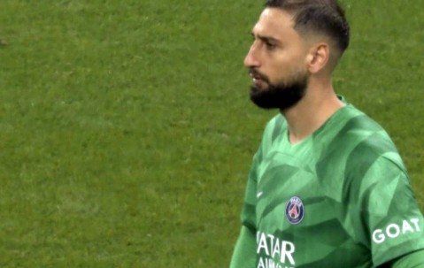 唐纳鲁马点赞曼联夺冠照，2600万可买到！周薪30万需卖奥纳纳方可引进